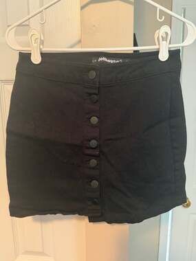 Dollhouse Button-Front Mini Skirt Size 7 Black Denim